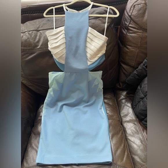 Three Floor Dresses & Skirts - Amazing Three Floor Dress